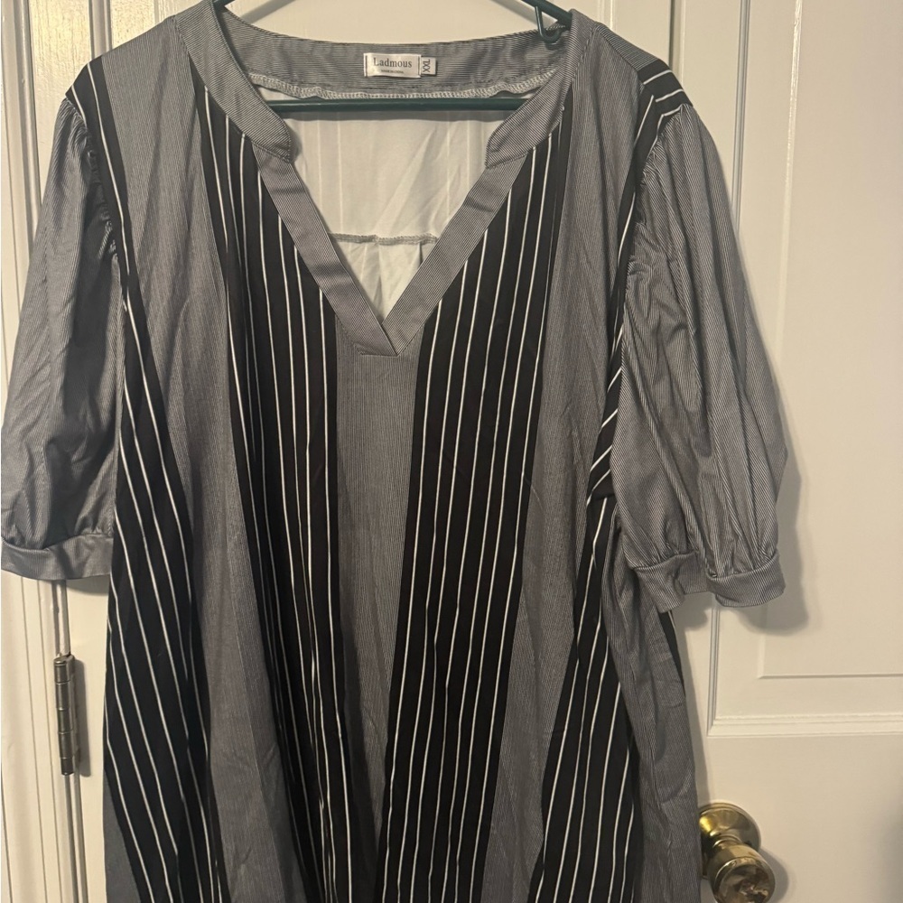 Super cute structured striped V-Neck. Casual to business casually. Never worn. - Picture 3 of 10